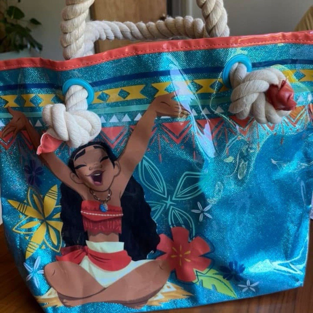 EUC Disney Moana beach bag with Rope Handles
